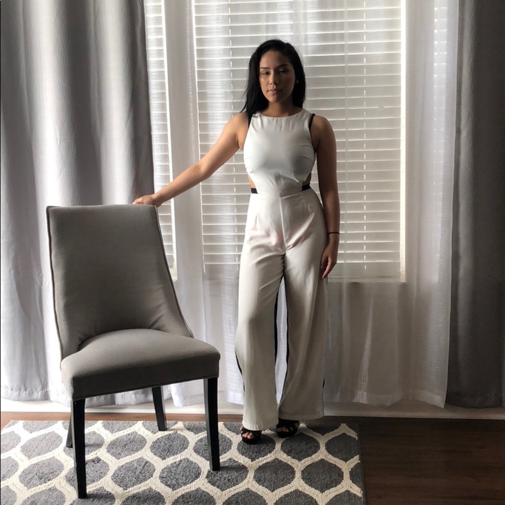 NWOT BLACK AND WHITE JUMPSUIT